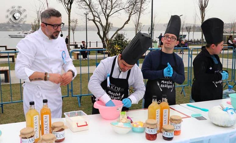 Dünyanın En İyi Şefleri Kurabiye Dağıttı